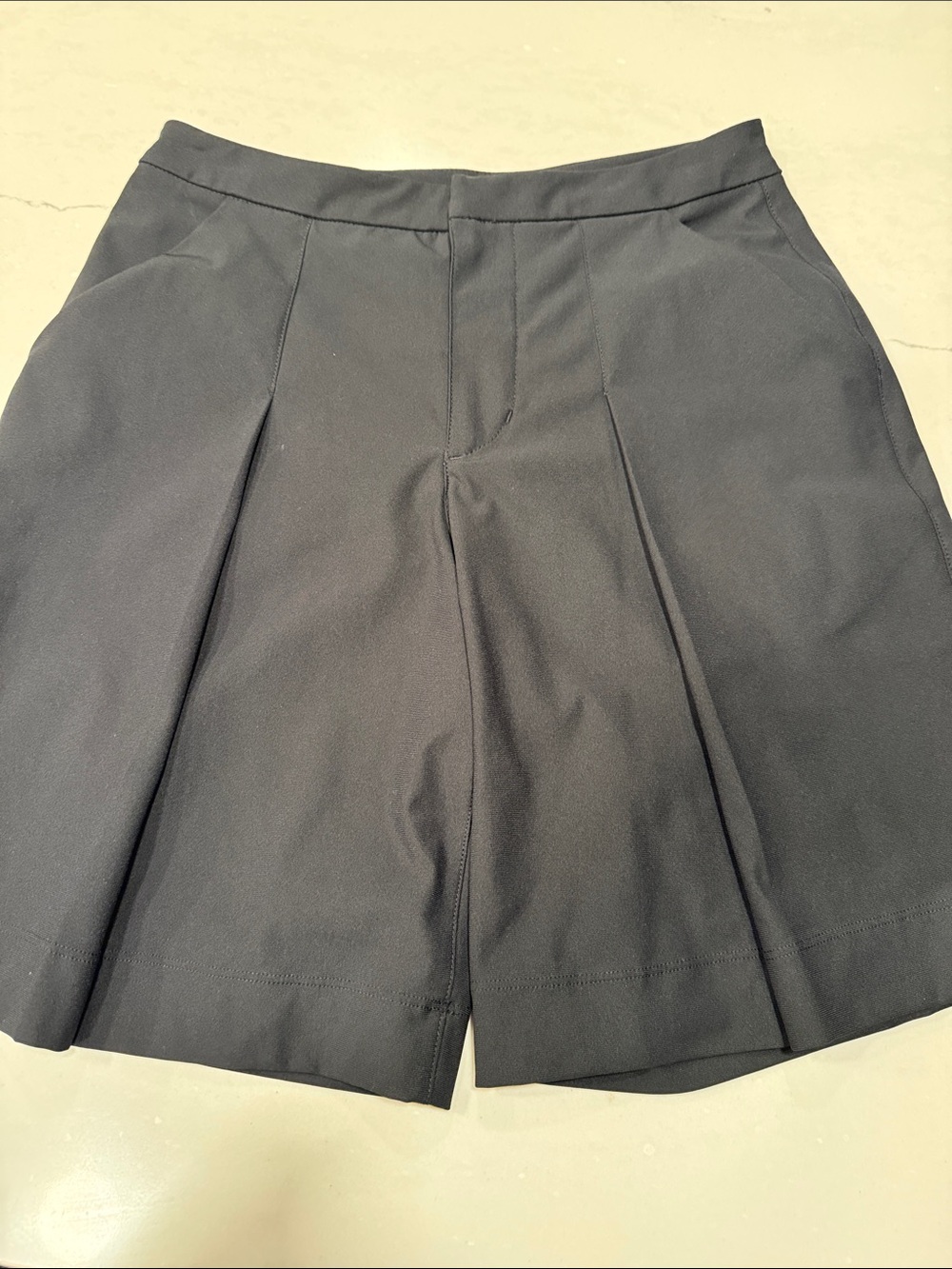 Lululemon NWOT Women’s Black Golf Shorts Size 4